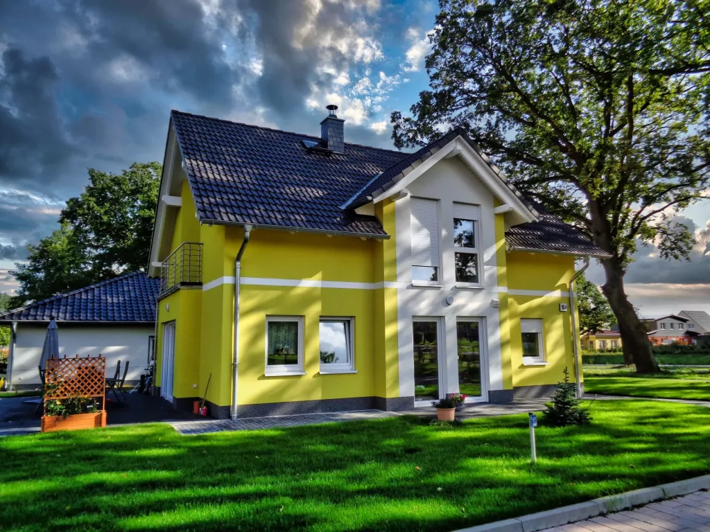 einfamilienhaus-erker-gelb-boetzow_ergebnis